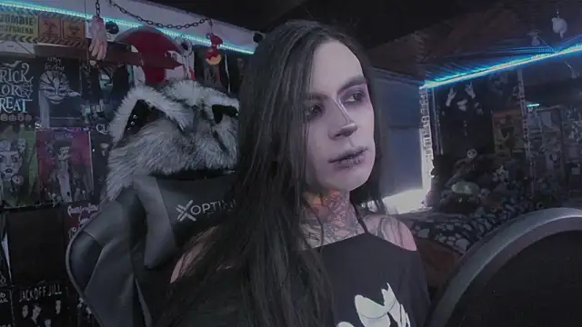 Snapshot of rotten_dreams chatting on 02.02.26 rotten dreams online show from 02.02.26