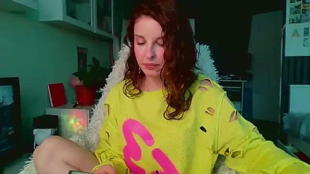 Snapshot of MollyBer chatting on 07.19.26 MollyBer online show from 07.19.26