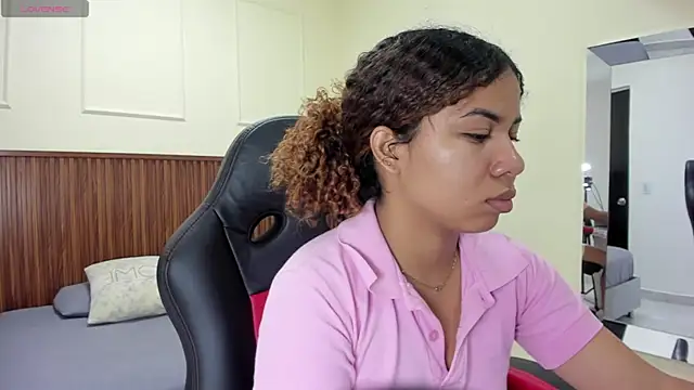 MELINAMARTINS online show from 11.10.25