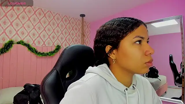 MELINAMARTINS online show from 11.29.25