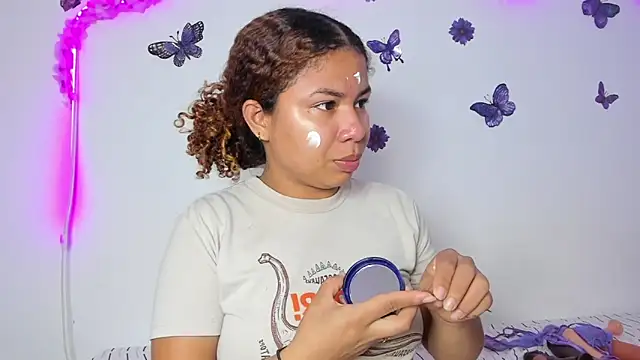 Snapshot of MELINAMARTINS chatting on 06.19.26 MELINAMARTINS online show from 06.19.26