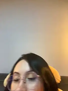 ValentinaOrtiz3 online show from 11.18.25