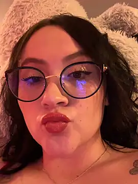 ValentinaOrtiz3 online show from 03.18.26