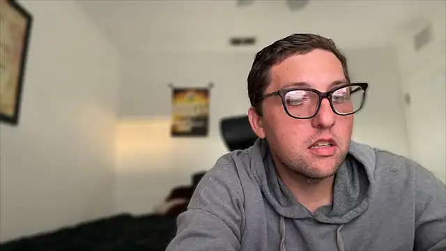 Snapshot of Milflover96 chatting on 11.04.25 Milflover96 online show from 11.04.25