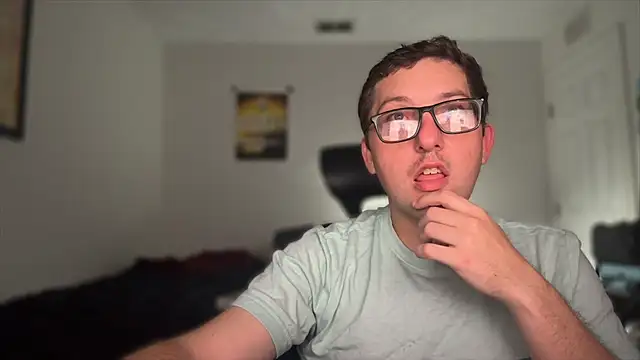 Snapshot of Milflover96 chatting on 12.16.25 Milflover96 online show from 12.16.25