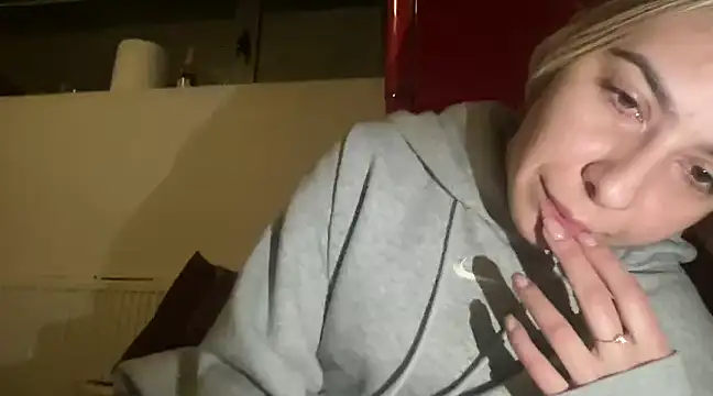 sarrah rossy online show from 02.16.25