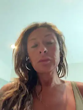 Snapshot of bossyroxy84 chatting on 07.08.26 bossyroxy84 online show from 07.08.26