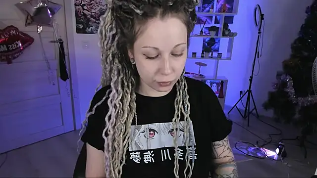 HoneySallyMoore online show from 12.04.25