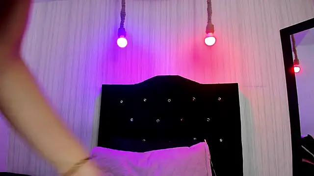 nicky angel1 online show from 10.13.25