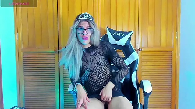 Snapshot of angel_starxx chatting on 03.08.25 angel starxx online show from 03.08.25