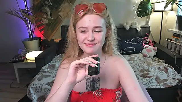 Snapshot of Alexa_Pirs chatting on 05.18.26 Alexa Pirs online show from 05.18.26