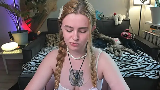 Snapshot of Alexa_Pirs chatting on 06.14.26 Alexa Pirs online show from 06.14.26