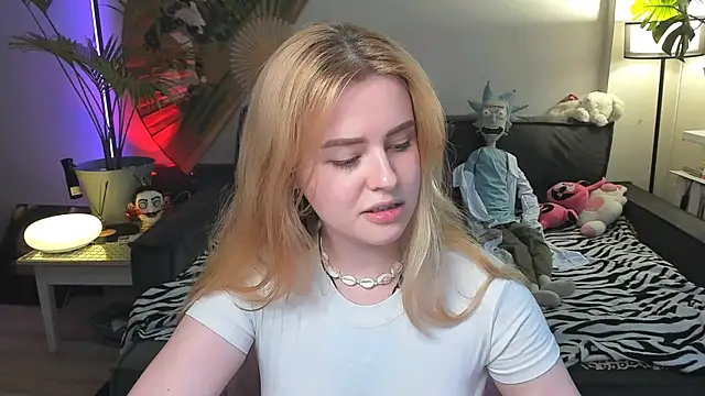 Snapshot of Alexa_Pirs chatting on 08.04.26 Alexa Pirs online show from 08.04.26