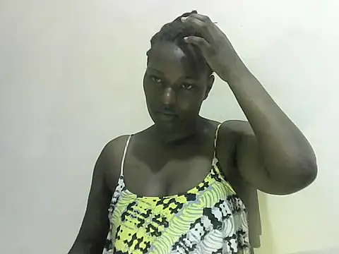 Snapshot of FudgeBabe chatting on 02.18.25 FudgeBabe online show from 02.18.25