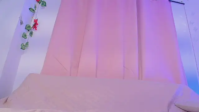 Daphnewalker   online show from 06.23.26