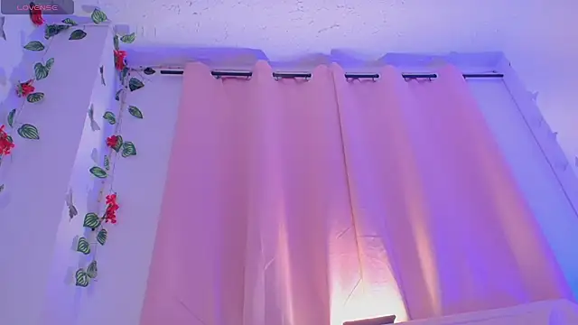 Daphnewalker   online show from 06.25.26