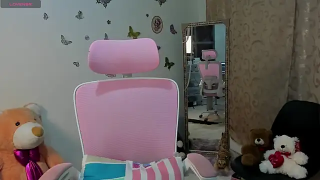 Hanna latinaa online show from 11.24.25