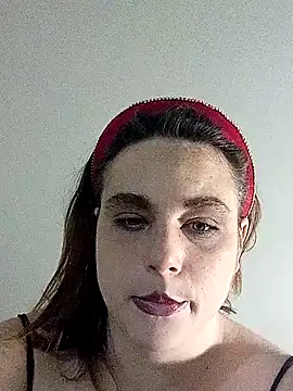 Snapshot of KinzAngel chatting on 02.18.25 KinzAngel online show from 02.18.25