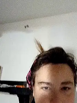 Snapshot of KinzAngel chatting on 02.23.25 KinzAngel online show from 02.23.25