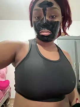 Snapshot of TianahGlow chatting on 10.27.25 TianahGlow online show from 10.27.25