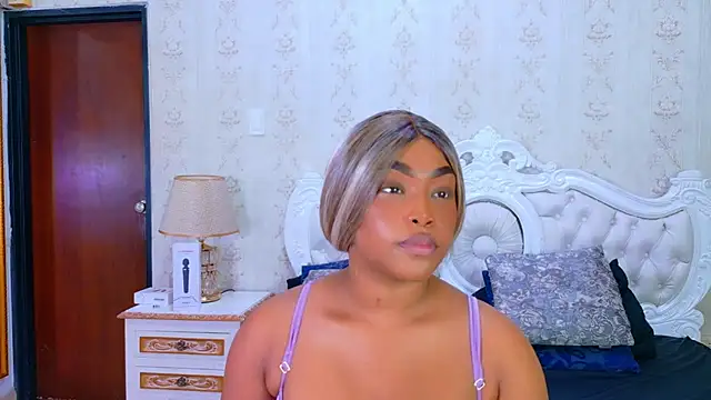 Snapshot of TianahGlow chatting on 11.12.25 TianahGlow online show from 11.12.25