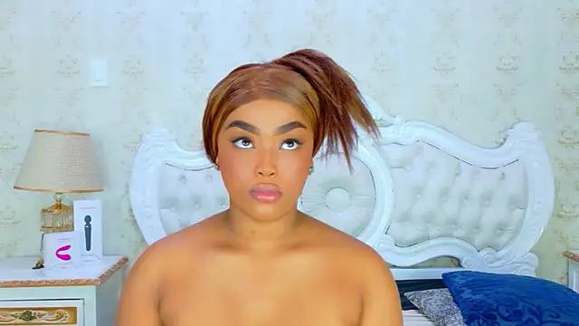 Snapshot of TianahGlow chatting on 12.03.25 TianahGlow online show from 12.03.25