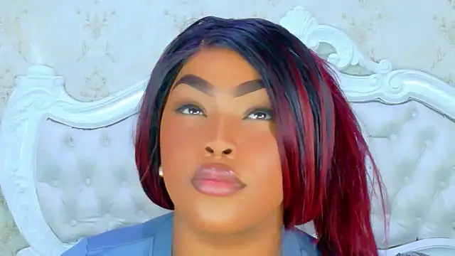 Snapshot of TianahGlow chatting on 12.13.25 TianahGlow online show from 12.13.25