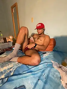 Snapshot of Brunohorny@xh chatting on 10.22.25 Brunohornyxh online show from 10.22.25