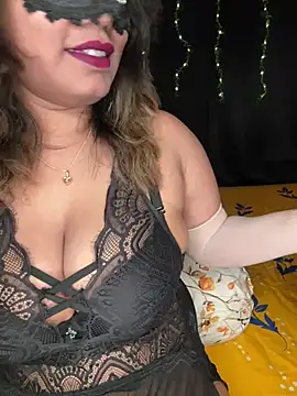 Snapshot of WifyHubby_38 chatting on 03.19.25 WifyHubby 38 online show from 03.19.25