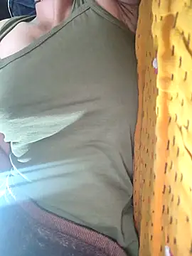 Snapshot of lovely----bhabhi chatting on 11.13.25 lovely----bhabhi online show from 11.13.25