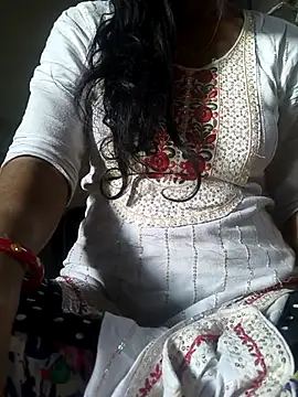 Snapshot of lovely----bhabhi chatting on 12.16.25 lovely----bhabhi online show from 12.16.25