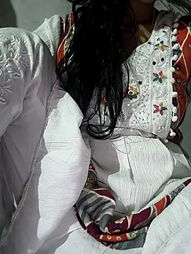 Snapshot of lovely----bhabhi chatting on 12.16.25 lovely----bhabhi online show from 12.16.25