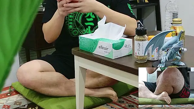 Snapshot of YARASERO-kun chatting on 02.14.26 YARASERO-kun online show from 02.14.26