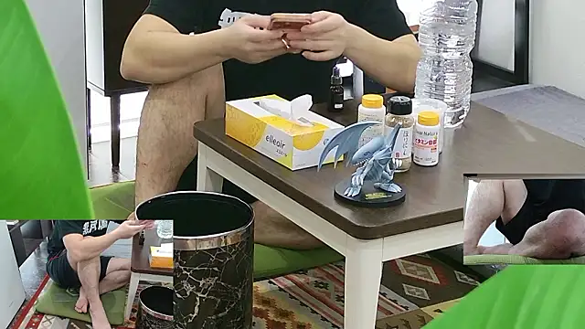 Snapshot of YARASERO-kun chatting on 03.01.26 YARASERO-kun online show from 03.01.26