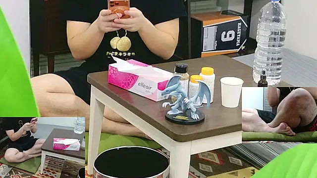 Snapshot of YARASERO-kun chatting on 03.06.26 YARASERO-kun online show from 03.06.26