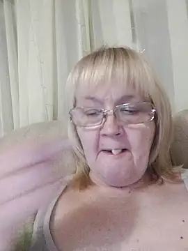 Snapshot of Violet5364 chatting on 12.03.25 Violet5364 online show from 12.03.25