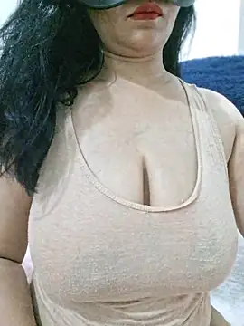 Snapshot of Jassi_Does chatting on 08.04.26 Jassi Does online show from 08.04.26