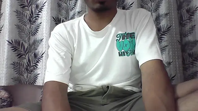 Snapshot of Harsh424242 chatting on 03.21.25 Harsh424242 online show from 03.21.25