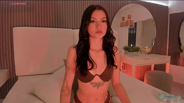 Snapshot of Giselle_royy chatting on 10.17.25 Giselle royy online show from 10.17.25