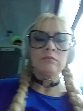 Snapshot of CandieGilson__ chatting on 05.28.26 CandieGilson online show from 05.28.26