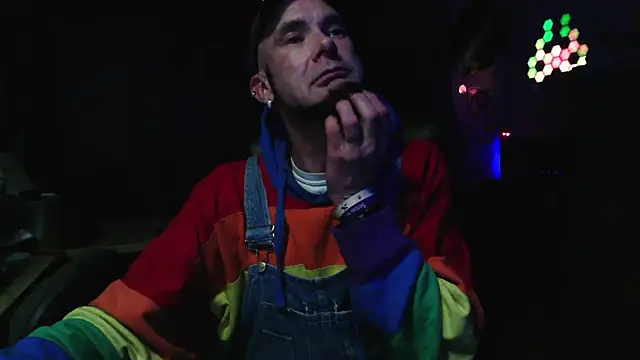 Snapshot of TommyDoggg chatting on 02.11.25 TommyDoggg online show from 02.11.25