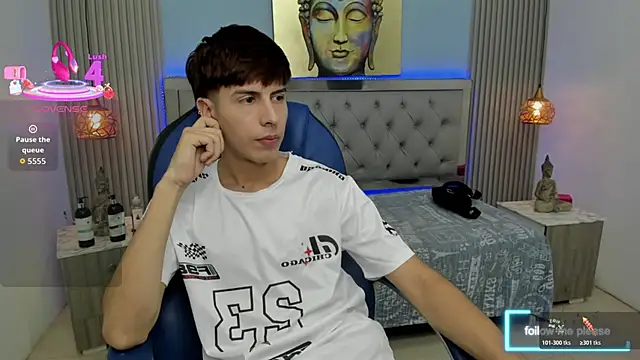 Snapshot of Estiv18_ chatting on 12.02.25 Estiv18 online show from 12.02.25