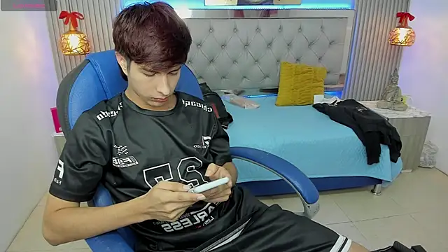 Snapshot of Estiv18_ chatting on 01.12.26 Estiv18 online show from 01.12.26