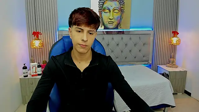 Snapshot of Estiv18_ chatting on 02.10.26 Estiv18 online show from 02.10.26