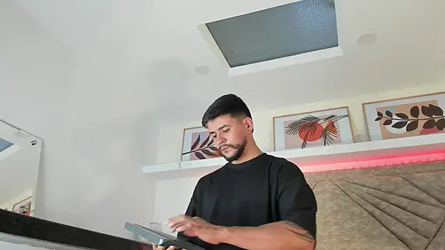 Snapshot of DickGriffith_ chatting on 02.18.25 DickGriffith online show from 02.18.25