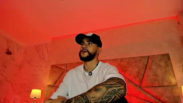 Snapshot of DickGriffith_ chatting on 02.10.26 DickGriffith online show from 02.10.26