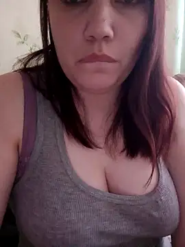 Snapshot of UniverseRegina chatting on 02.12.25 UniverseRegina online show from 02.12.25