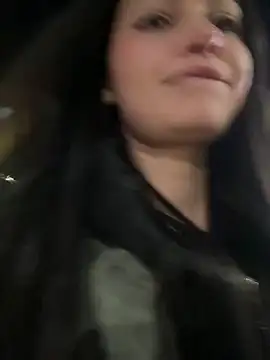 lunalovelee online show from 11.10.25