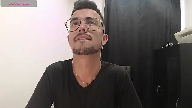 Snapshot of Demian_val chatting on 02.27.25 Demian val online show from 02.27.25