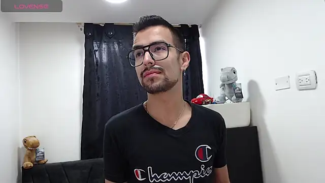 Snapshot of Demian_val chatting on 02.10.26 Demian val online show from 02.10.26